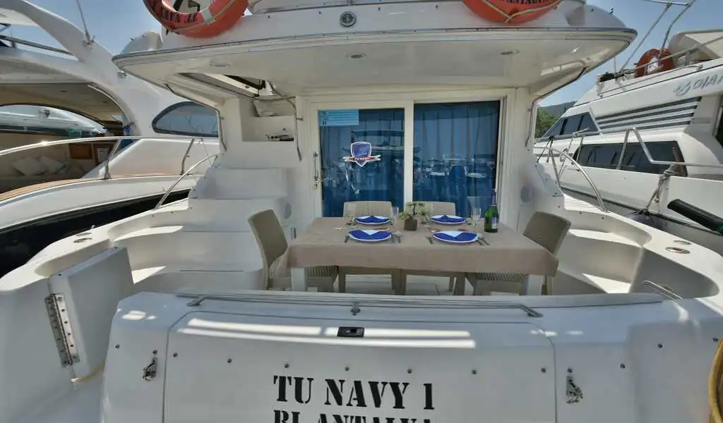 TU NAVY 1-YACHT